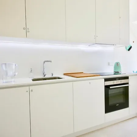 Luxury By Myplaceforyou, Very Quiet, Close To Time Out Market Διαμέρισμα *