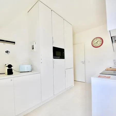 Luxury By Myplaceforyou, Very Quiet, Close To Time Out Market *