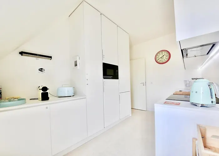 Luxury By Myplaceforyou, Very Quiet, Close To Time Out Market *